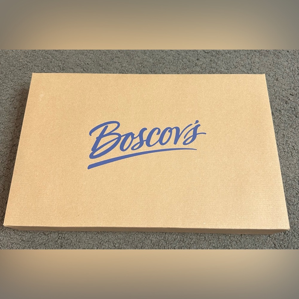 Boscovs Tan & Blue Gift Box 17” x 11” x 2.5”